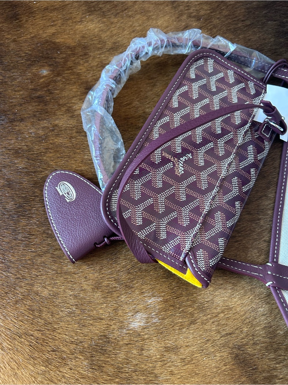 Goyard's most celebrated shopper tote
on its largest size. - Picture 3 of 6